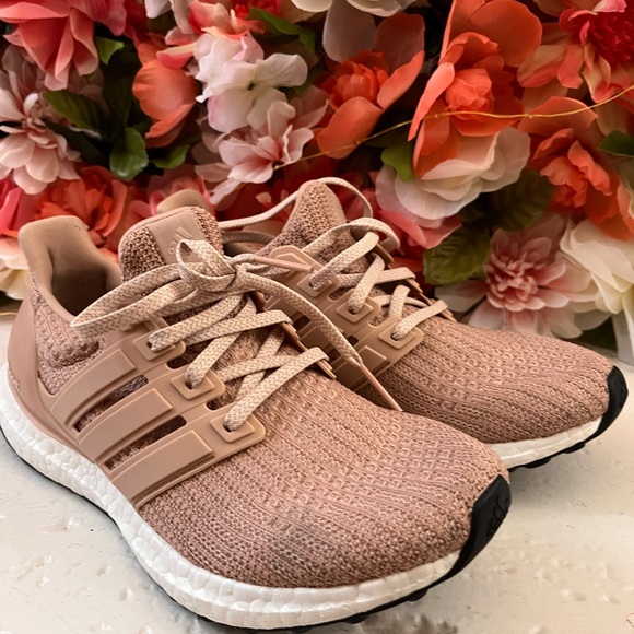 Ultraboost 4.0 colorway Ash (blush pink) in Womens 7 in preowned condition - Picture 8 of 9